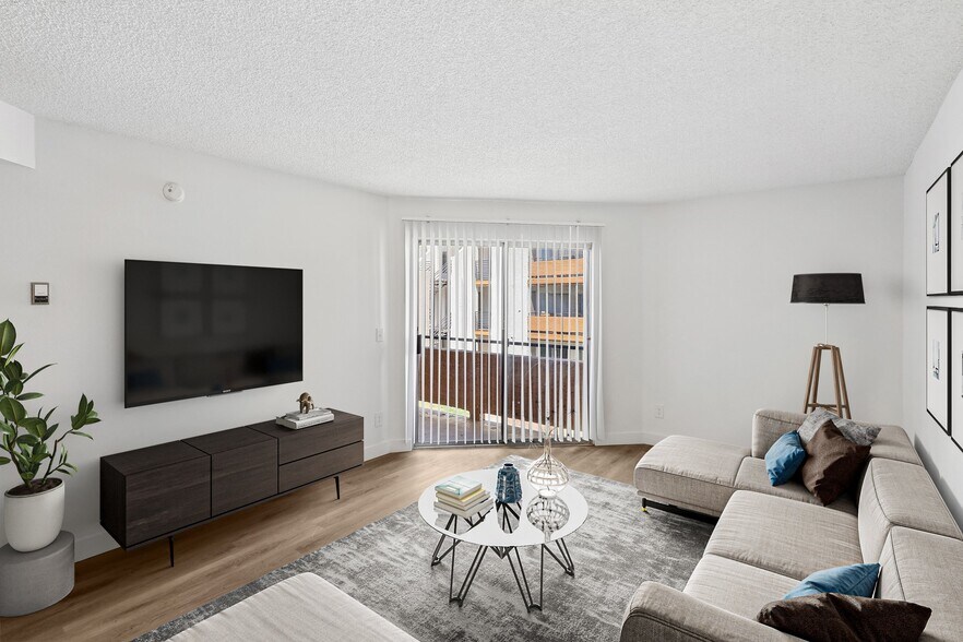 Building Photo - Meadow Glen