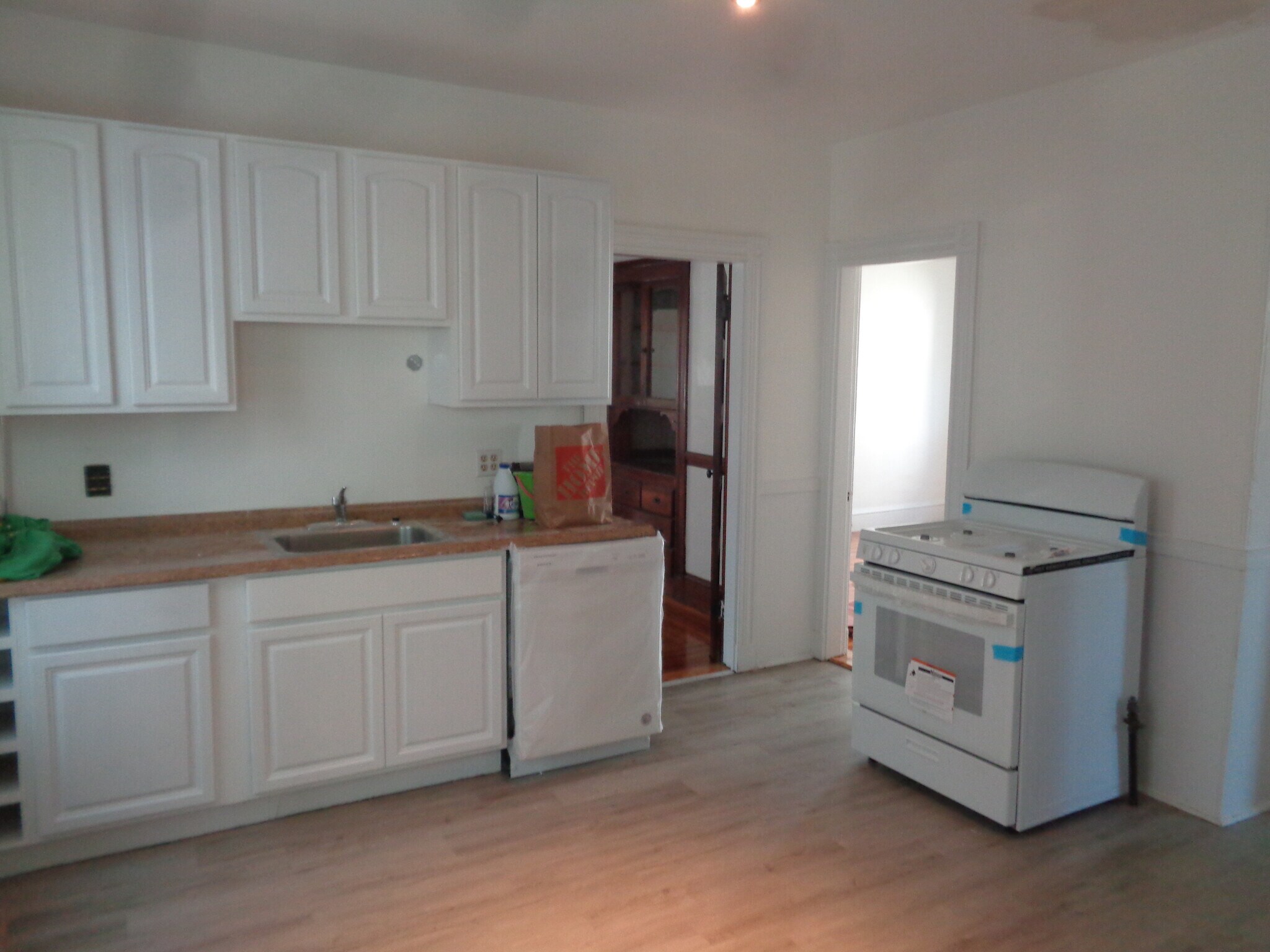 Building Photo - 73 Grove St