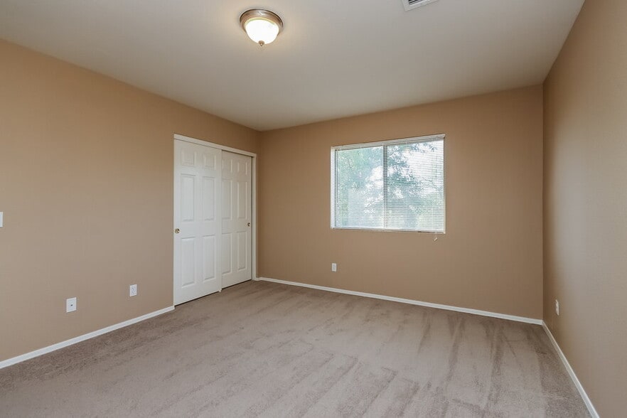 Building Photo - 6775 W Yearling Rd