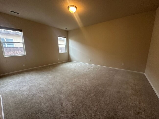 Building Photo - 3-bedroom, 2-bathroom home in Minden, NV