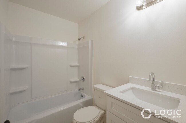 Building Photo - 3151 Quincy Ave