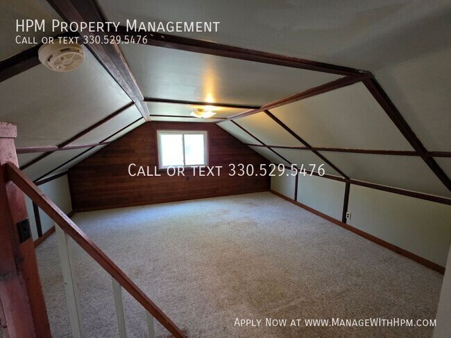 Building Photo - 2164 Penguin Dr