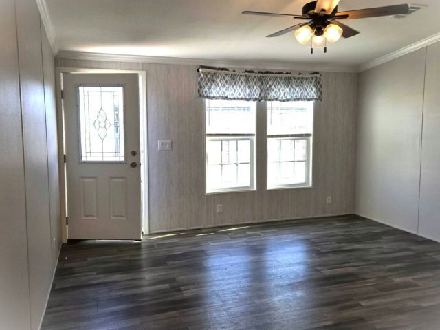 Building Photo - 5611 Bayshore Rd