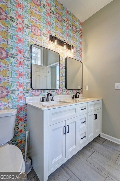 Building Photo - 123 S Broad St