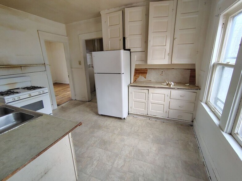 Building Photo - 1110 Bellevue Ave