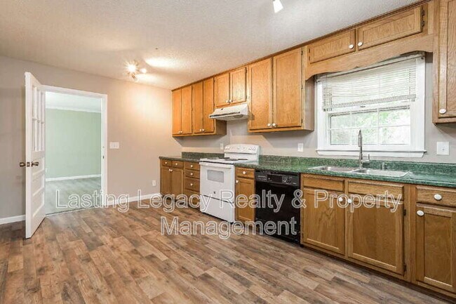 Building Photo - 717 Milling Rd
