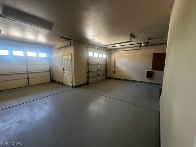 Building Photo - 8623 Golden Canyon Rd