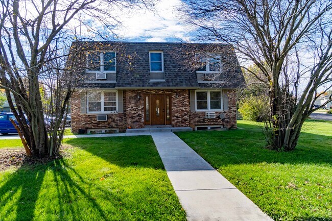 Primary Photo - 1515 Golfview