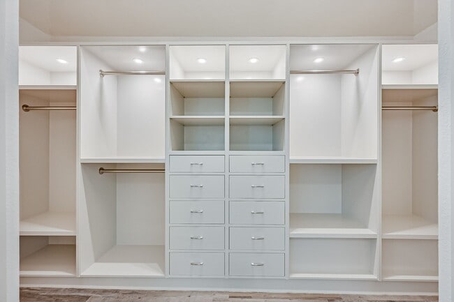 Building Photo - 5308 Promise Land Dr