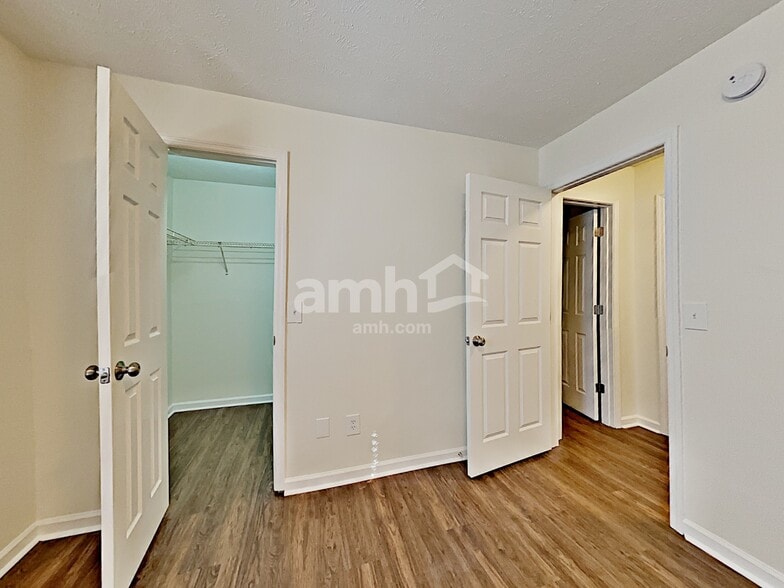 Building Photo - 1624 Jo Ann Dr