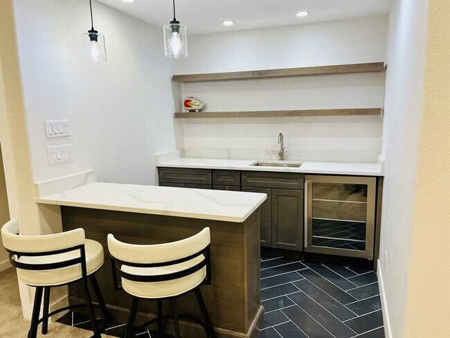 Building Photo - 15557 W 95th Ave