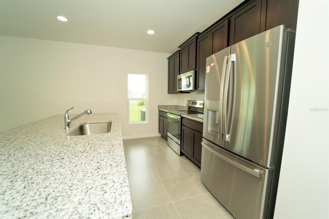 Building Photo - 1673 Swan Swim Dr
