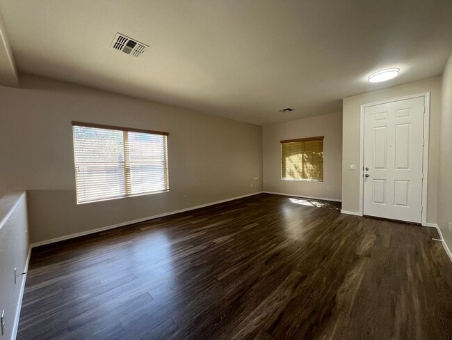 Building Photo - Highly desirable Spectrum community
