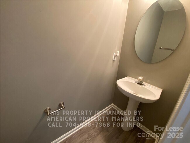 Building Photo - 10580 English Setter Way