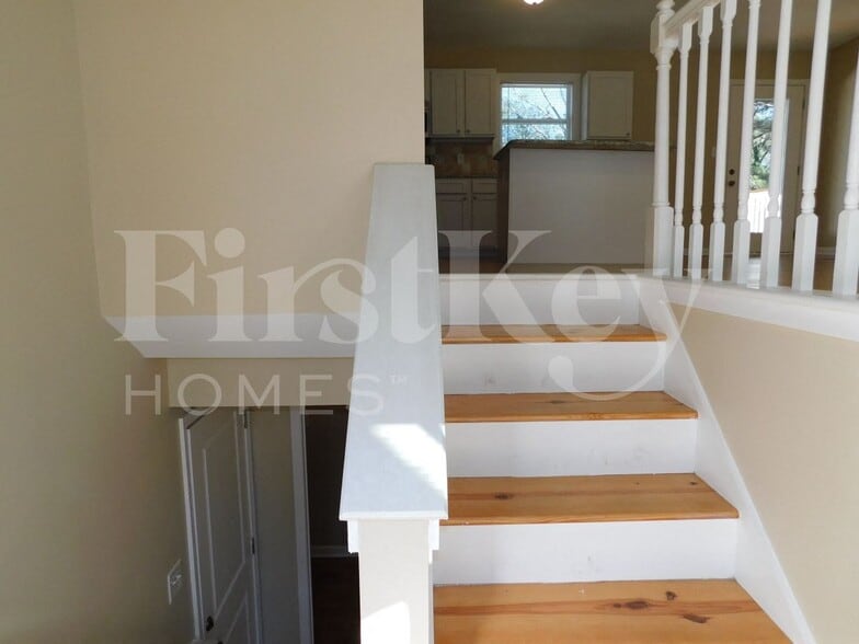 Building Photo - 2432 Northbrook Rd