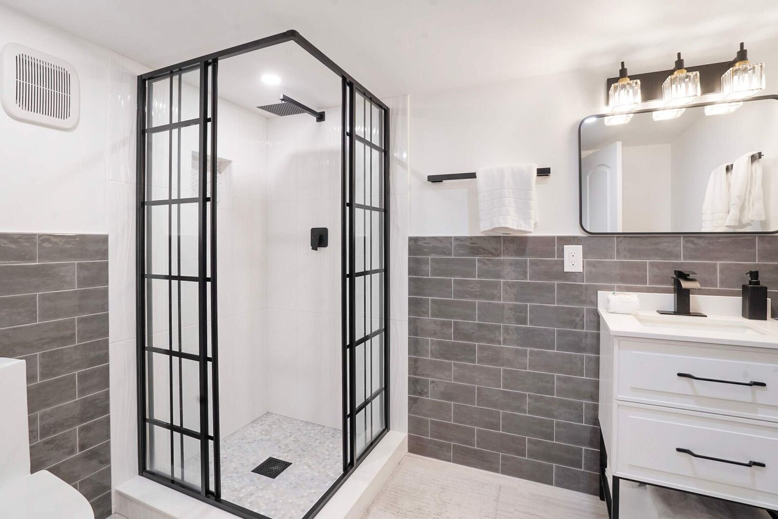 Building Photo - 54 Cliff Rd