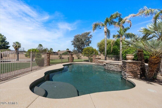Building Photo - 3410 E Vallejo Ct
