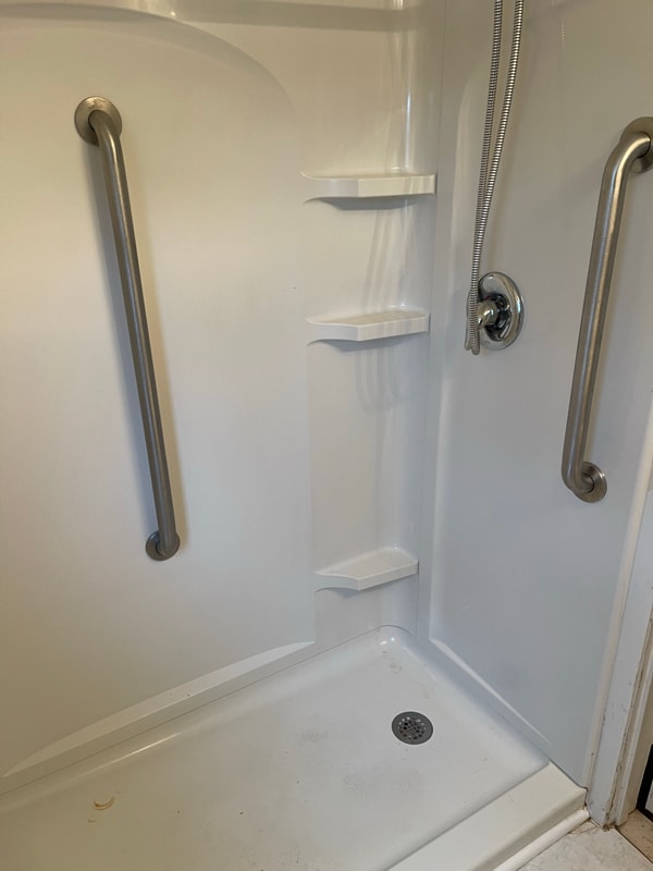 Building Photo - 17A St Albans Ave