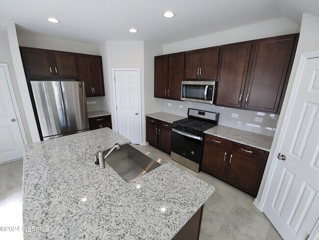 Building Photo - 11253 Minnetta Ct