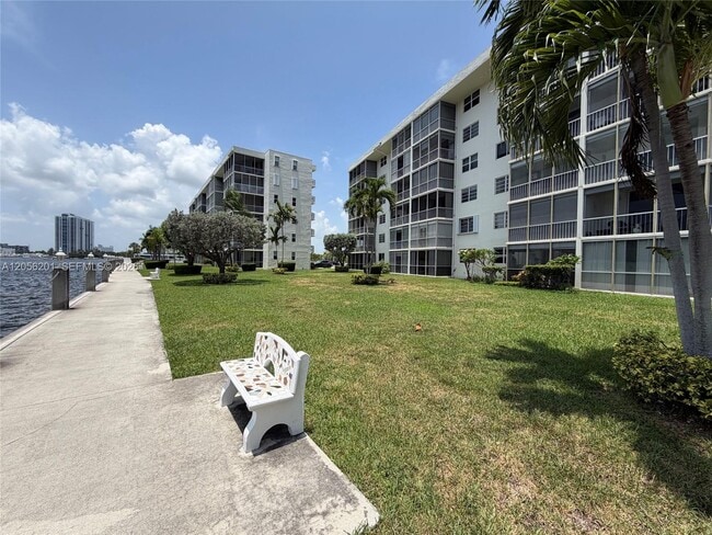 Building Photo - 3020 Marcos Dr
