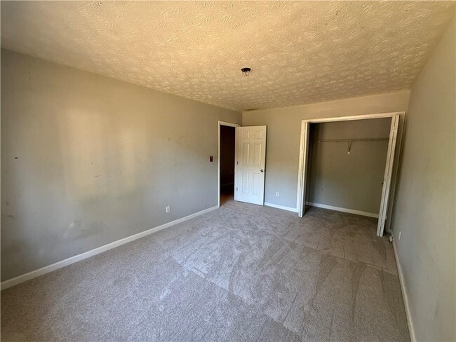 Building Photo - 2124 Fieldstone View Ct SE