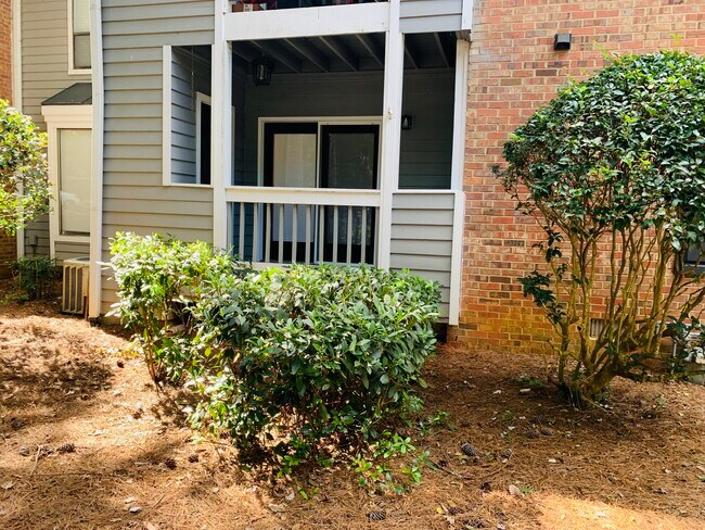 Building Photo - 524 Warm Springs Cir