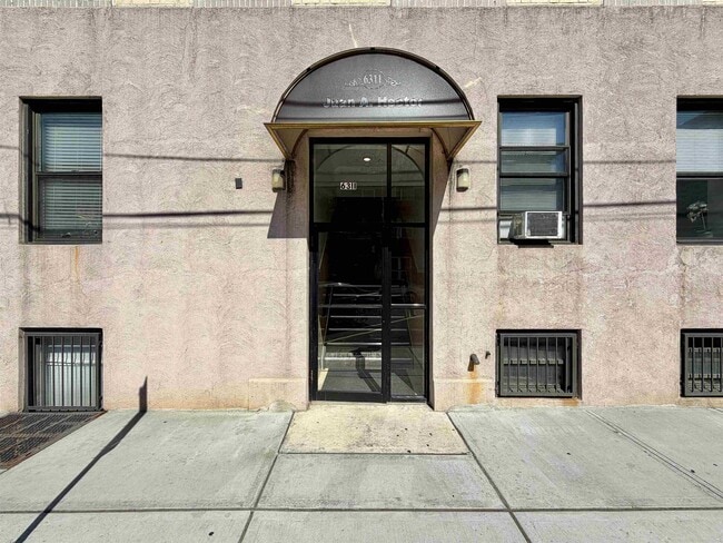 Building Photo - 6311 Dewey Ave