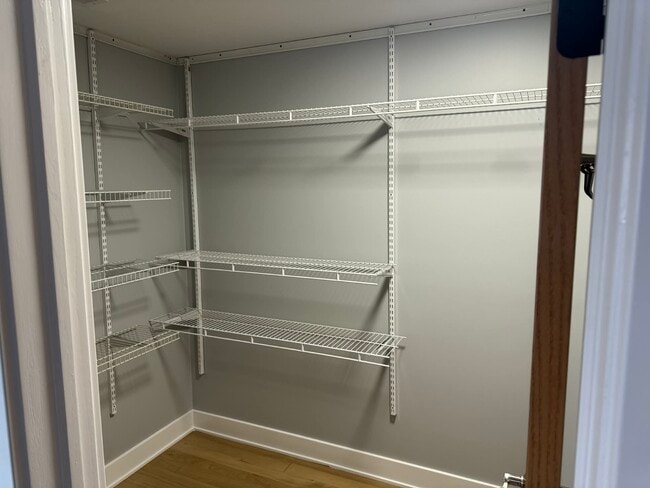 Building Photo - 2635 Loren Ln