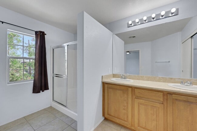 Building Photo - Updated Two-Story 3 bed/2.5 bath Home with Open Kitchen, Attached 1 Car Garage & Modern Flooring ...