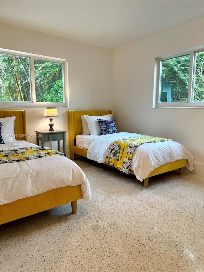 Building Photo - 1351 SW 32nd St