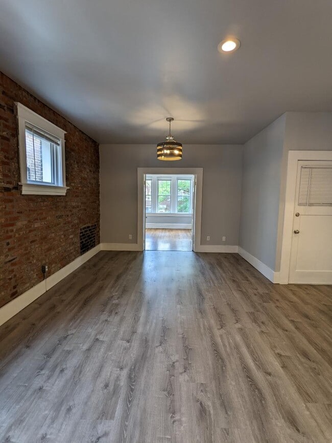 Building Photo - 4227 Botanical Ave