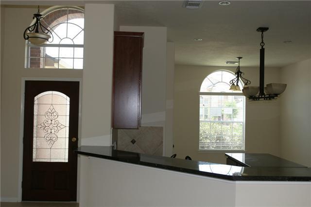 Building Photo - 20114 Breezy Oak Ct