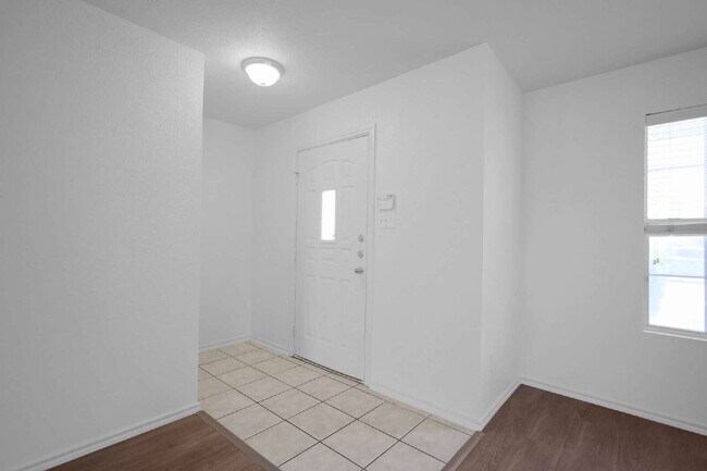 Building Photo - Spacious 4-Bedroom Rental Home in Cibolo, ...