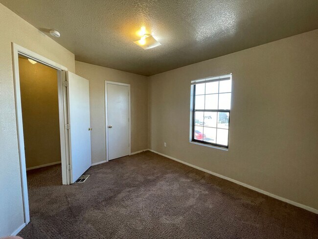 Building Photo - 1108 Leslie Cir