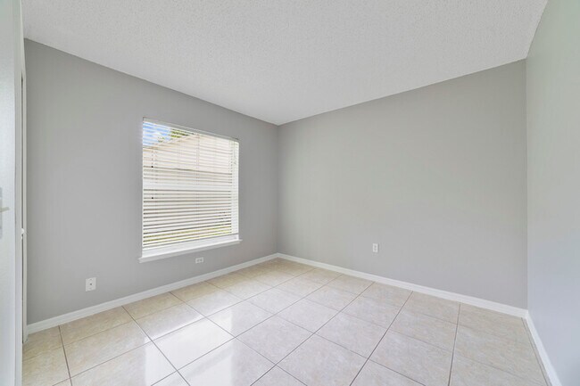 Building Photo - 266 Chadworth Dr
