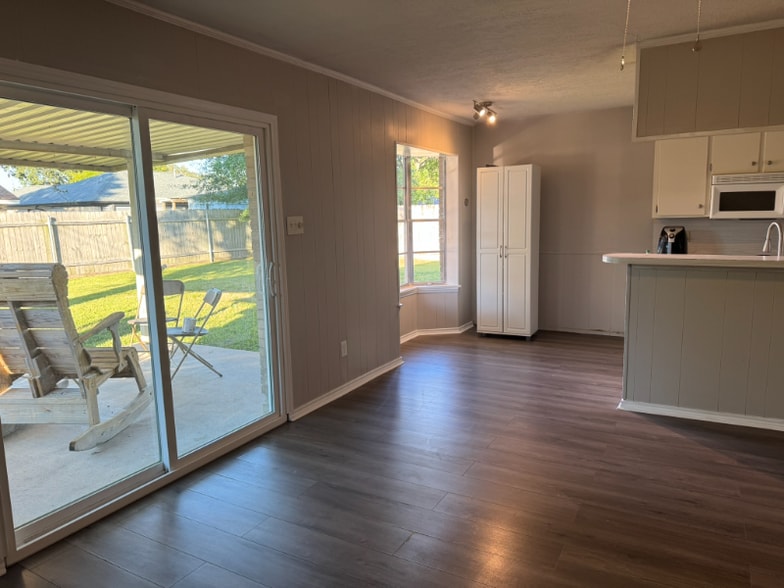 Building Photo - 2714 5th Ave N