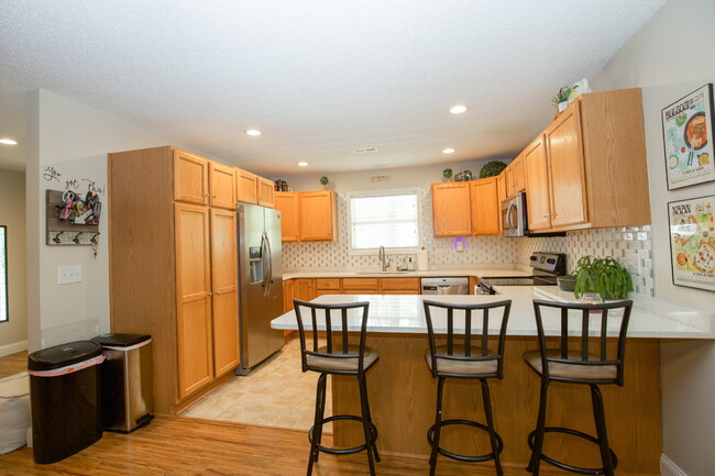 Building Photo - 225 Adams Cir