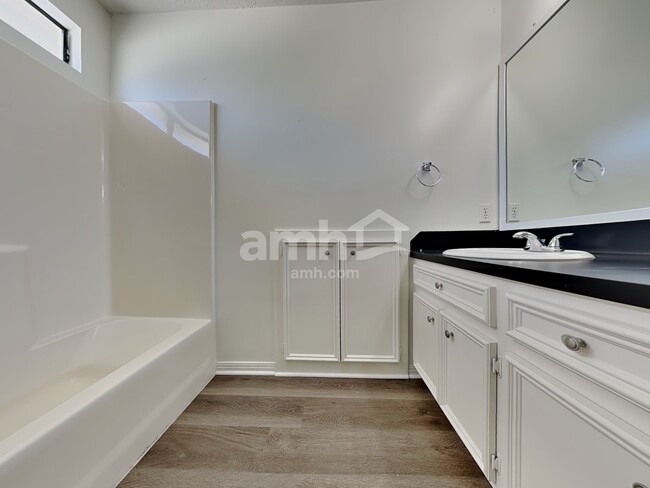 Building Photo - 14815 Cygnus Ct