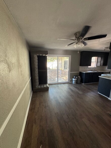 Building Photo - 1802 Dayton Dr