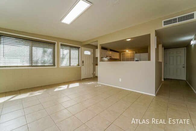 Building Photo - 6949 E Casey Pl