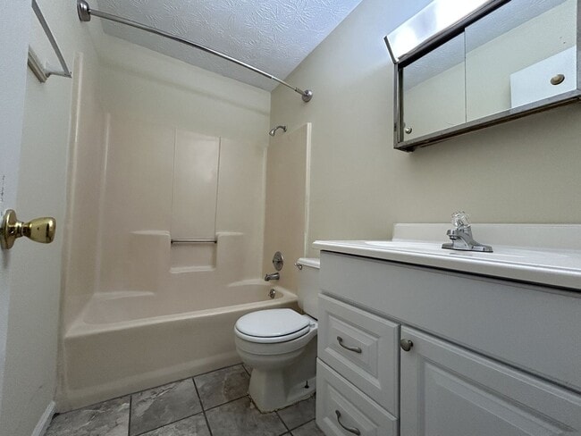 Building Photo - ST. ANDREWS CT - 101/103