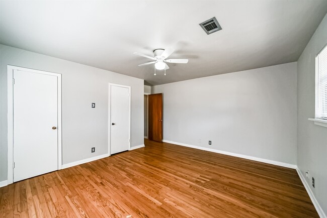 Building Photo - 610 S Belknap St