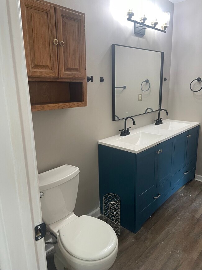 Building Photo - 16222 Howe Rd