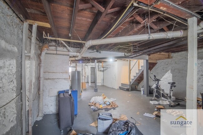 Building Photo - 213 E 33rd St