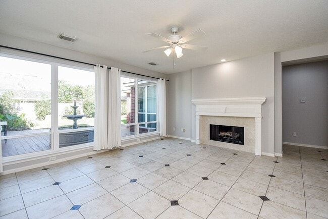 Building Photo - 2810 Grassy Knoll Ct