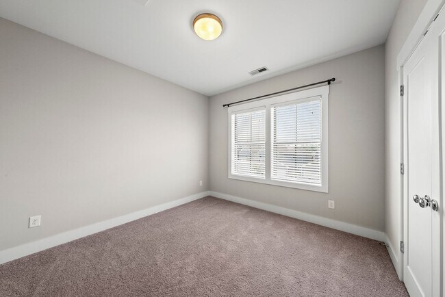 Building Photo - 1813 Iron Mill Dr