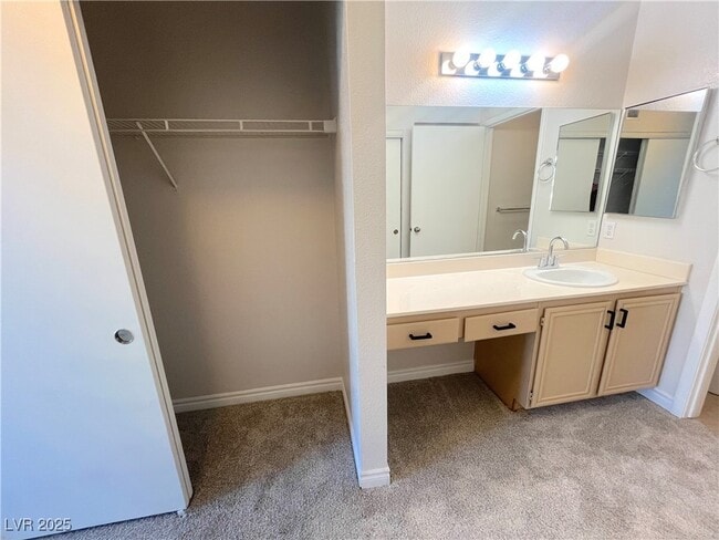 Building Photo - 8070 W Russell Rd