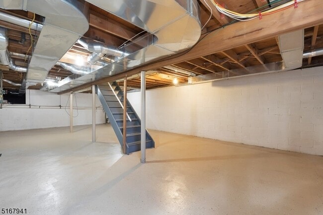 Building Photo - 6 Jean Dr