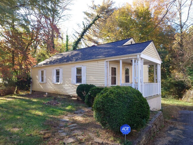 Building Photo - 3654 Yale Ave