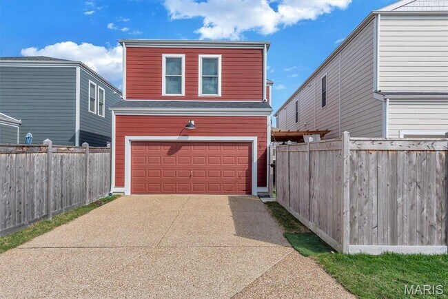 Building Photo - 5044 Arpent St